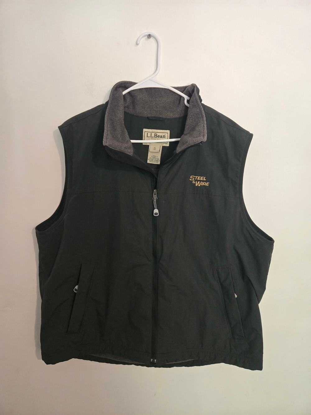 LL Bean mens dark green fleece lined vest with gold embroidery size XL Vintage.